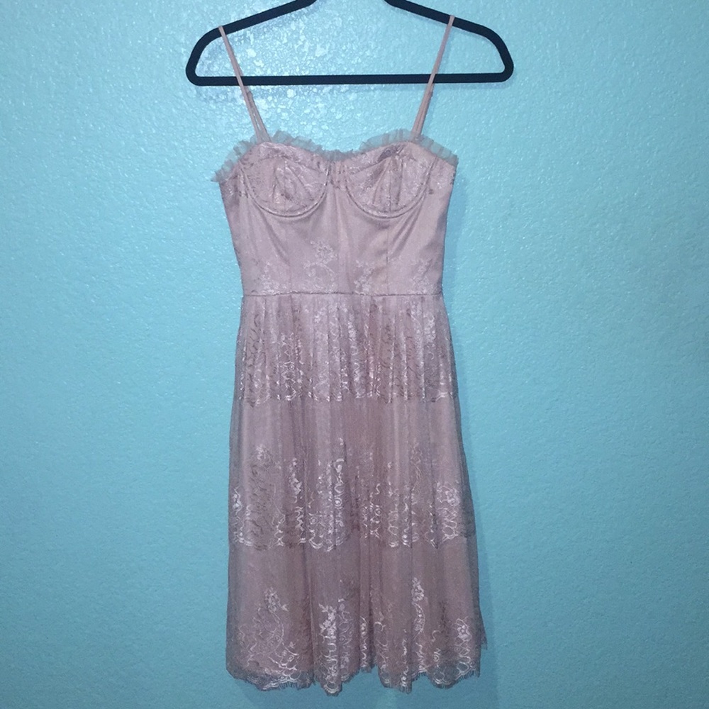 👻Forever 21 dusty rose lace dress. S